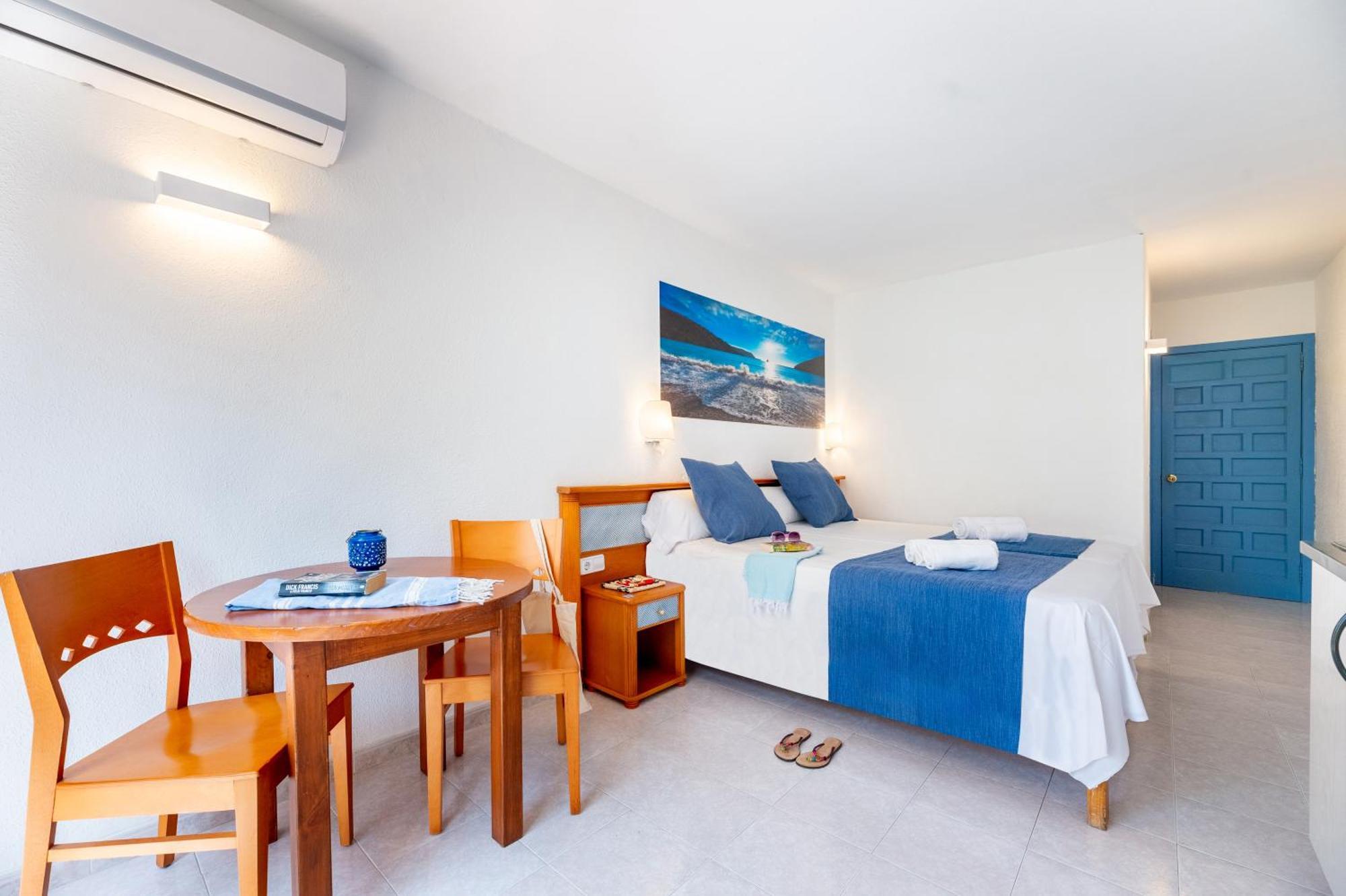 Vibra Calima Apartamentos - Adults Only San Antonio  Ngoại thất bức ảnh