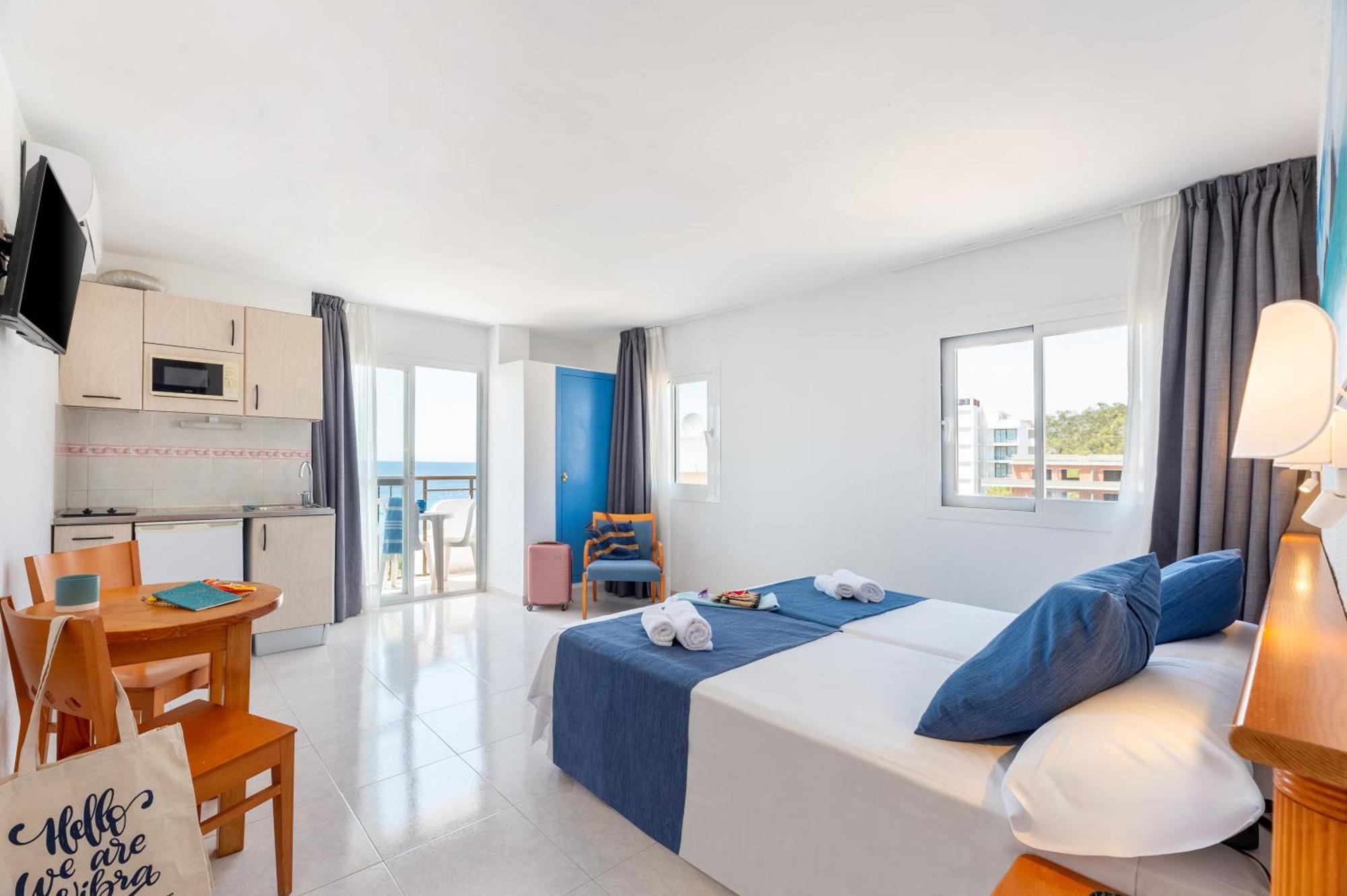Vibra Calima Apartamentos - Adults Only San Antonio  Ngoại thất bức ảnh